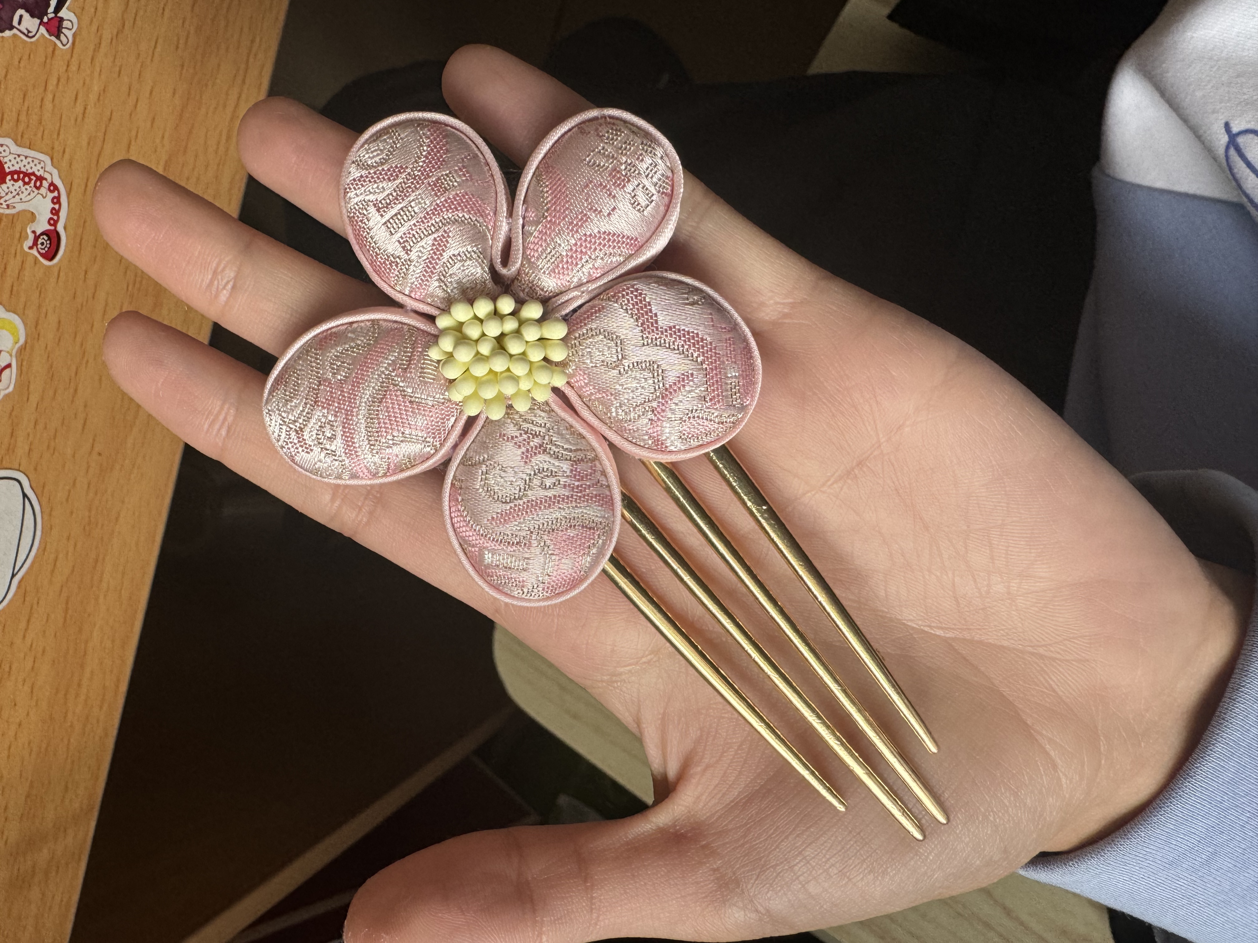 智能制造学院-王冰茹-《粉棠金梳》