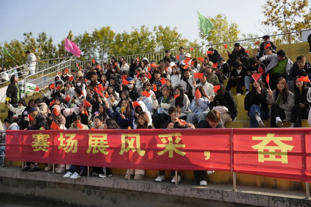 工作人员4